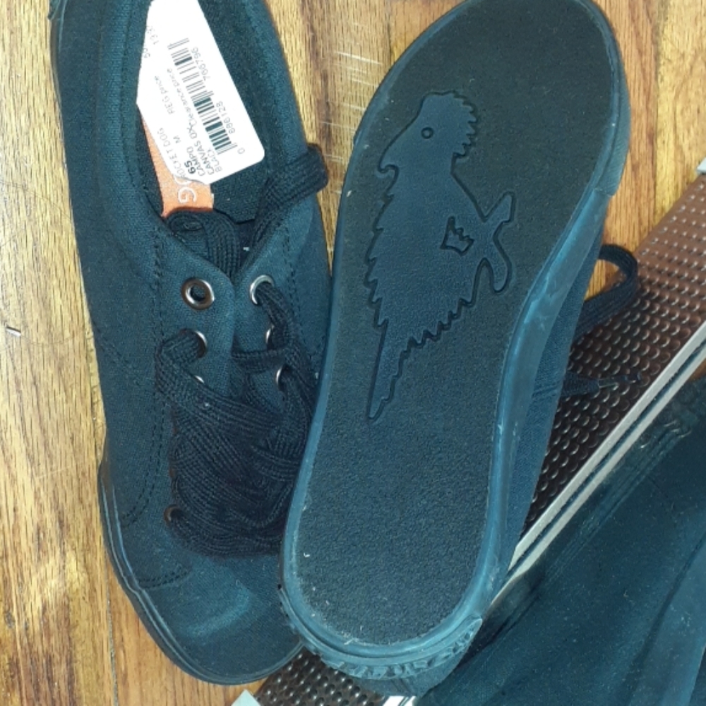 Shoes - Picture 4 of 4